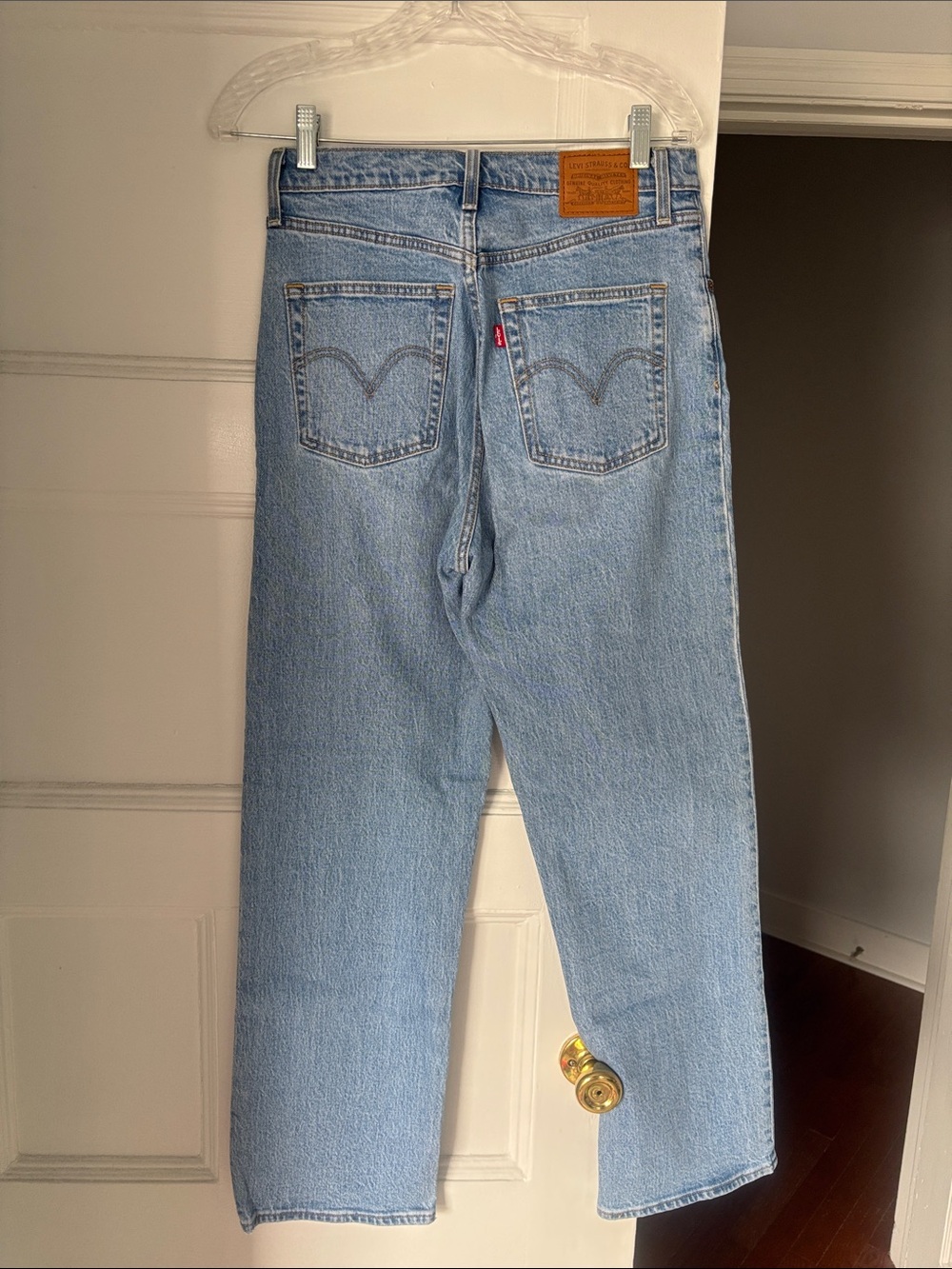 Levi’s Ribcage Straight Jeans - Picture 3 of 4